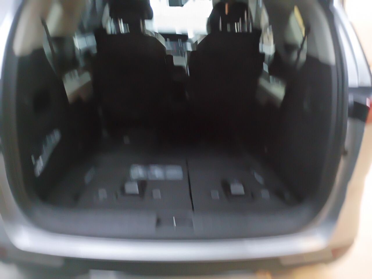 2023 Kia Carnival Silver Blainville - photo #15