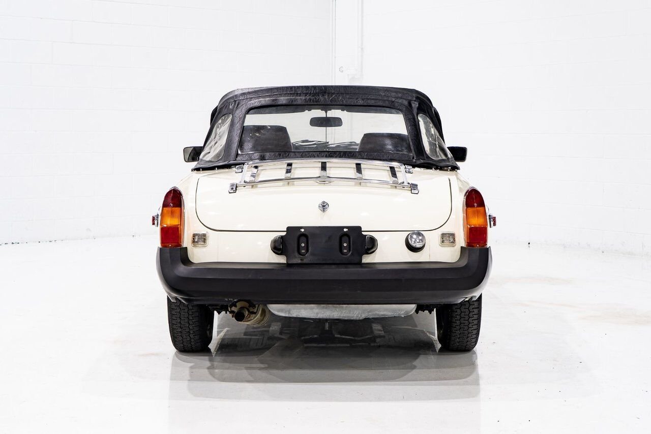 1979 MG B Beautifully presented from former complete restoration White Montreal - photo #67