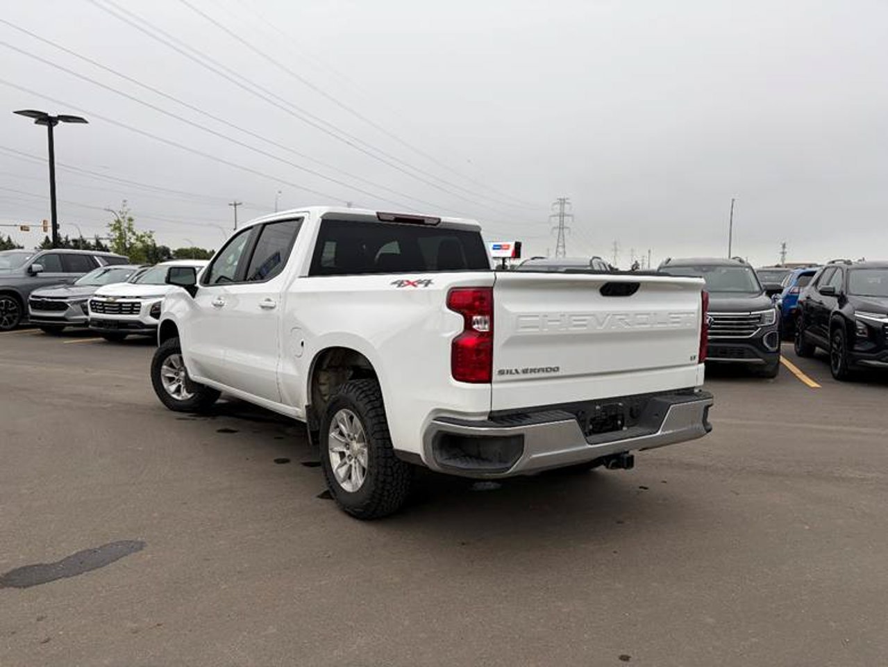 2025 Chevrolet Silverado 1500 4WD Crew Cab 147 LT White Sherwood Park - photo #3