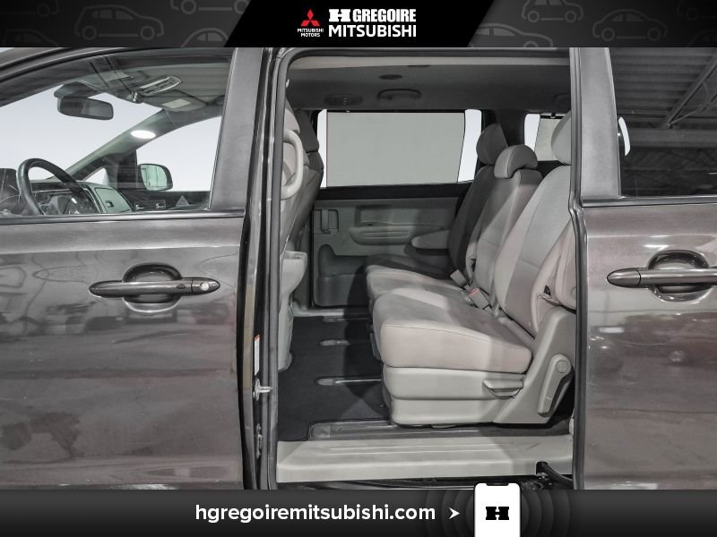Kia Sedona 2017 Gris Blainville - photo #28
