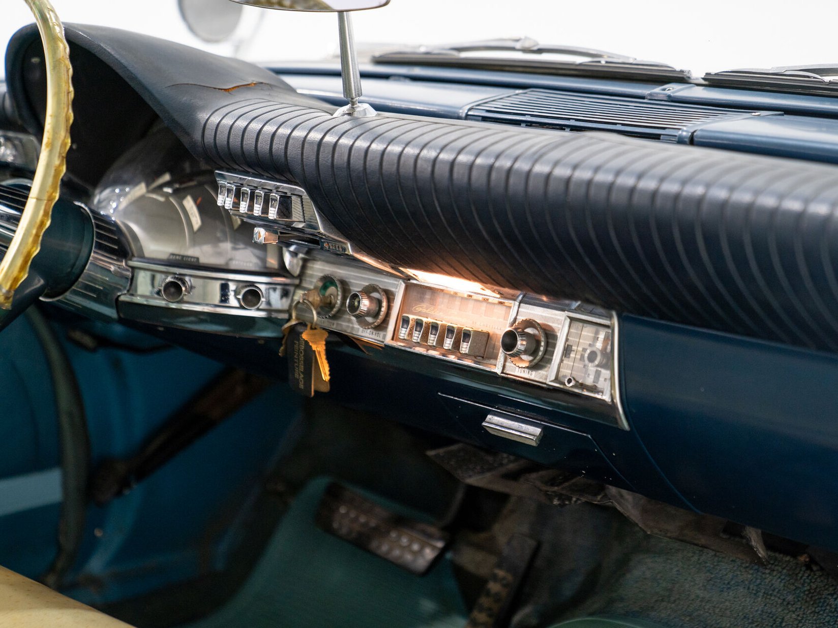 1961 Chrysler Windsor White Montreal - photo #39