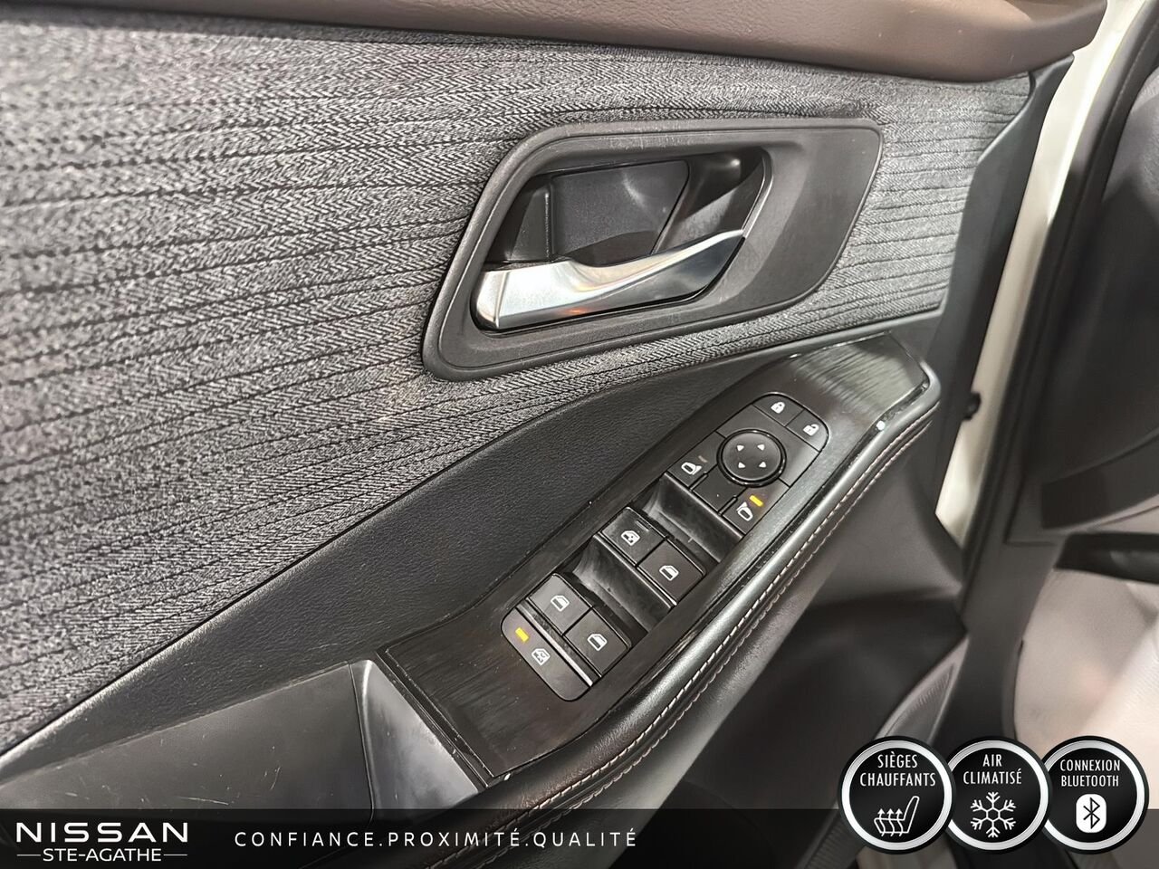 Nissan Rogue SV TI avec ensemble toit ouvrant 2023 Blanc Saint-Jérôme - photo #13