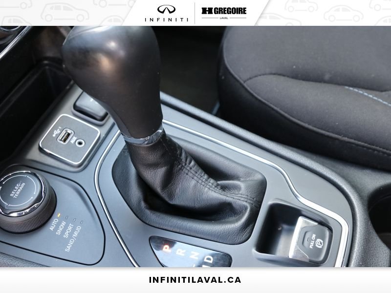 Jeep Cherokee IA2491 | NORTH - CAMERA DE RECUL - MAGS 2019 Laval - photo #18