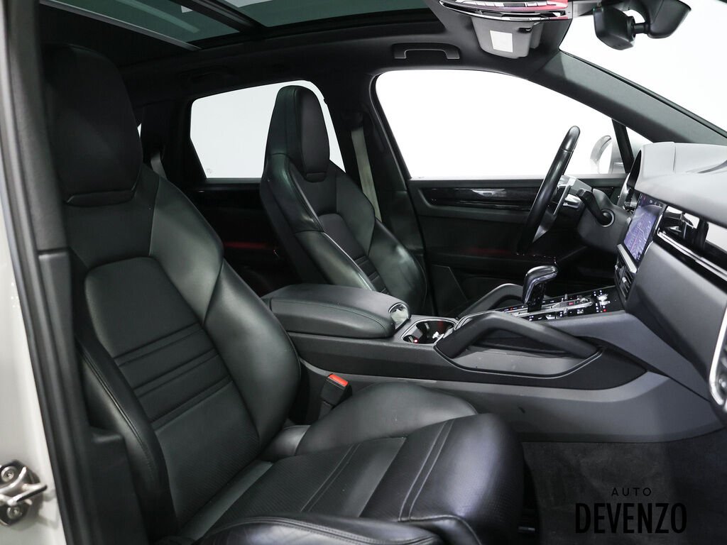 2020 Porsche Cayenne Silver Saint-Eustache - photo #7