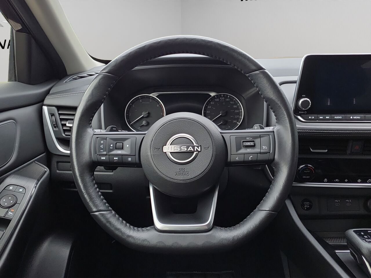 Nissan Rogue S TI AWD, Cruise control, Sièges chauffant, écran tactile 2024 Noir Val-David - photo #8