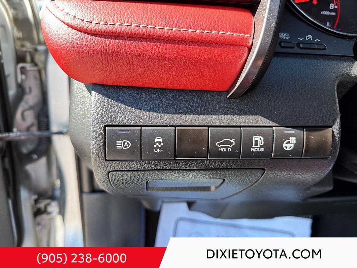 2023 Toyota Camry Power Sunroof, Leather Interior, Heated Seats, Alloy Wheels, Heated Steering Wheel, Bluetooth Celestial Silver Metallic With Black Roof Mississauga - photo #3