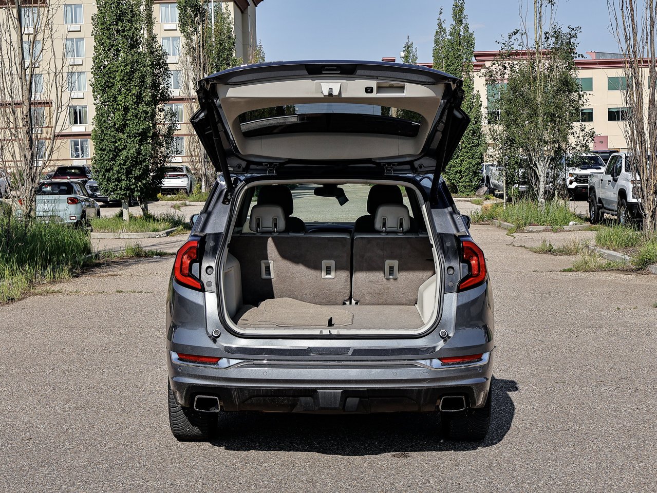 2019 GMC Terrain AWD 4dr Denali Grey Sherwood Park - photo #14