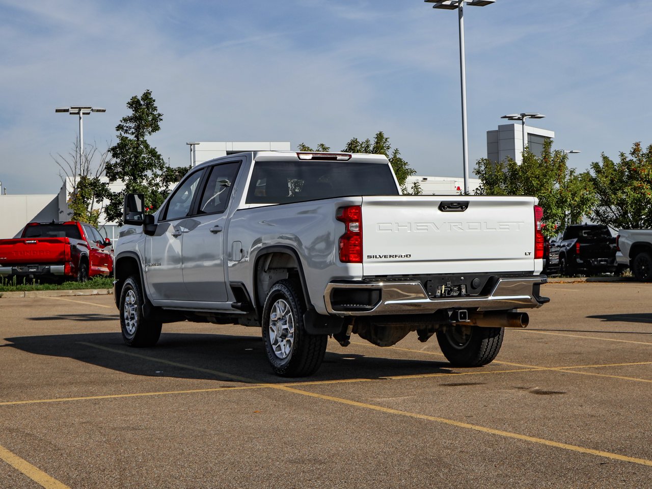 2025 Chevrolet Silverado 3500HD 4WD Crew Cab 159 LT White Sherwood Park - photo #5