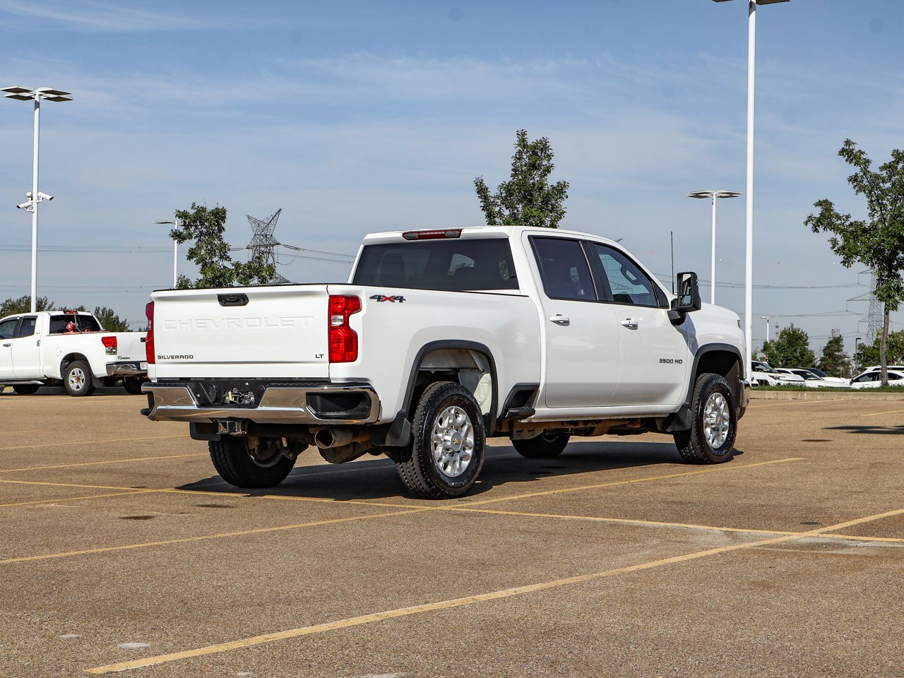 2025 Chevrolet Silverado 3500HD 4WD Crew Cab 159 LT White Sherwood Park - photo #7