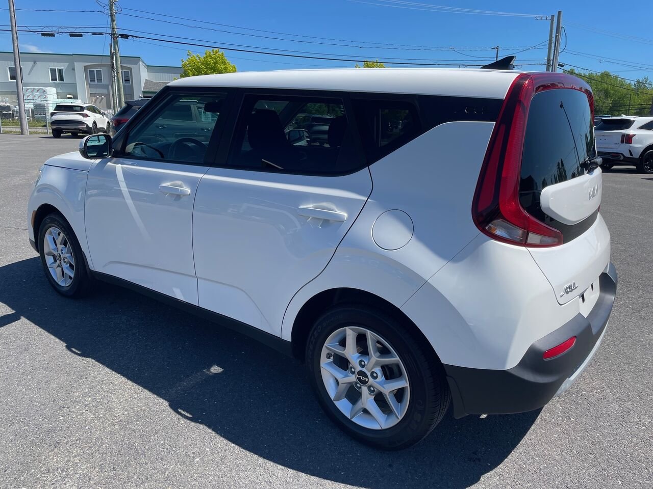 2022 Kia Soul White Nantes - photo #3