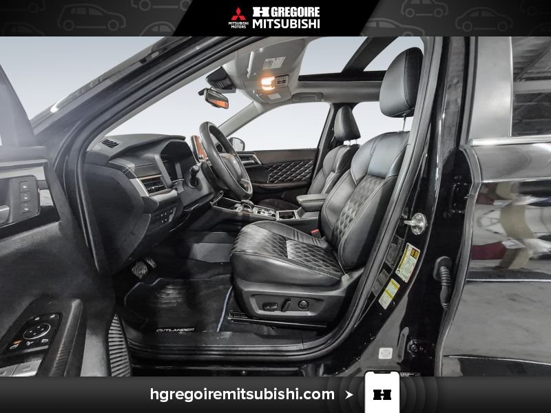 2023 Mitsubishi Outlander Plug-In Hybrid Black Laval - photo #13