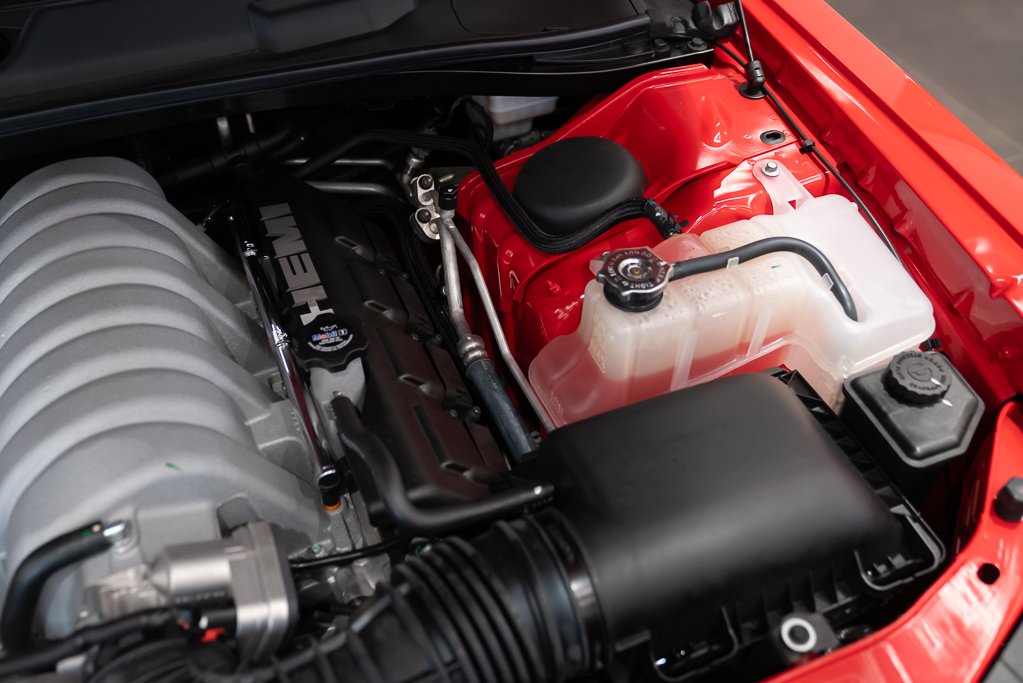 2010 Dodge Challenger Coupé 2 portes SRT8 MANUAL *PRICE IN USD* Red Kirkland - photo #13