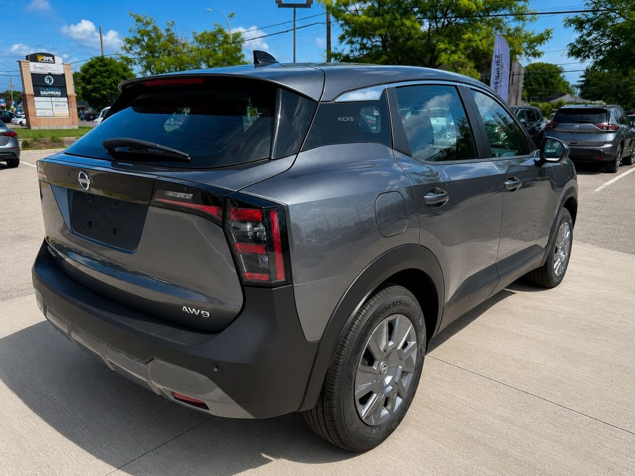 NISSAN Kicks KICKS S AWD 2026 Gris poudre métallisé Châteauguay - photo #5
