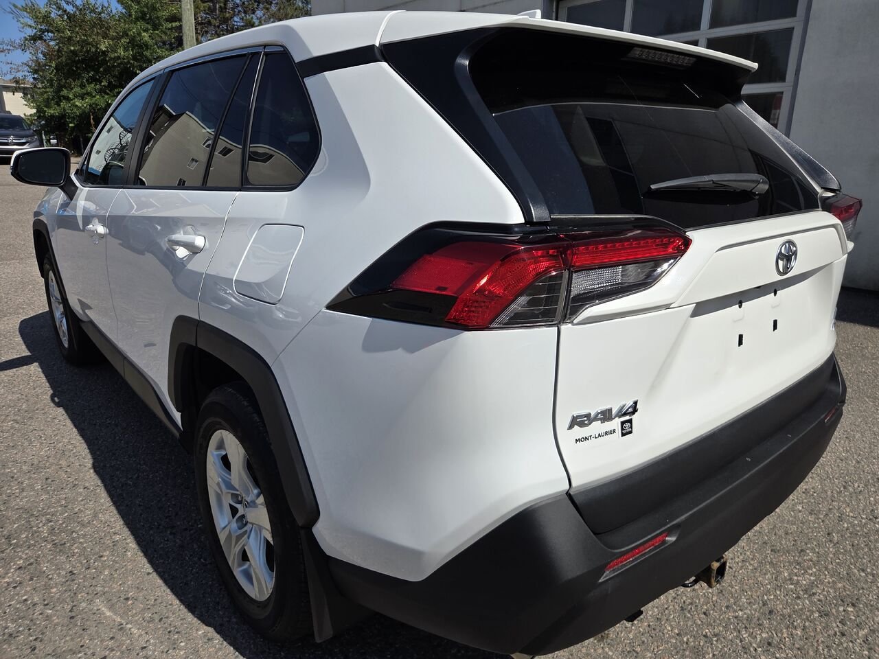 2023 Toyota RAV4 White Mont-Laurier - photo #7