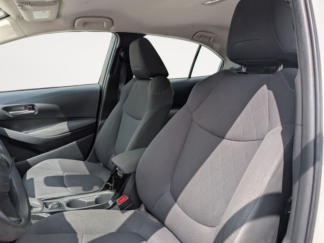 Toyota Corolla LE/SIÈGES CHAUFFANTS/CAMÉRA DE RECUL/BLUETOOTH/AC/ 2021 blanc Sherbrooke - photo #5
