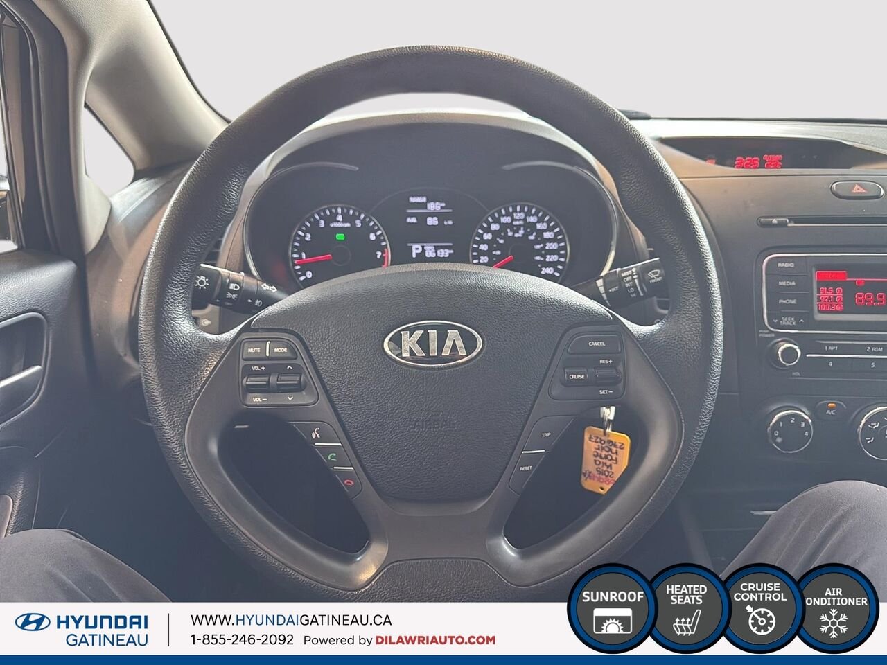 Kia Forte LX+ *** bas millage ,toit ouvrant *** 2015 Noir Ottawa & Gatineau - photo #9