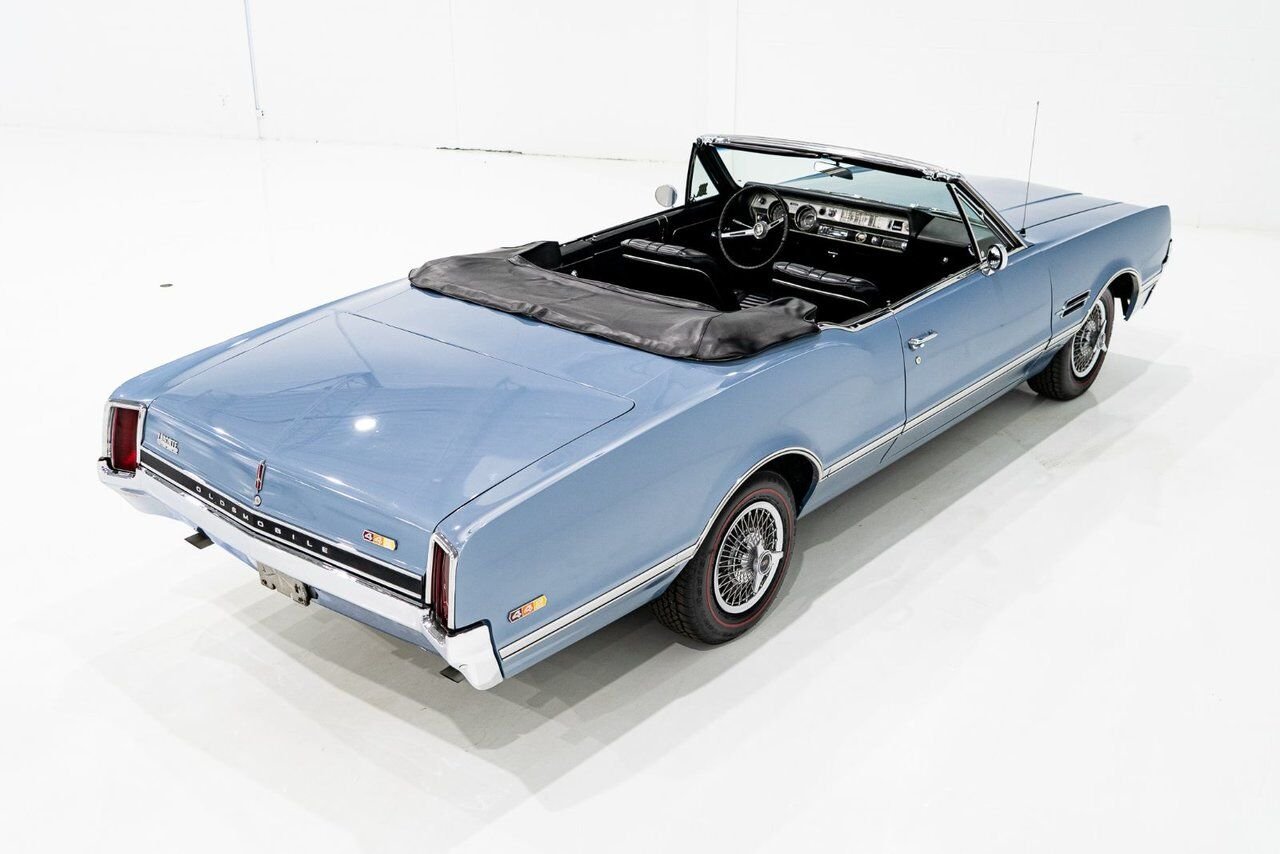 1966 Oldsmobile 442 PRIX EN USD | Matching# 400cu.in. 4-Speed Blue Montreal - photo #33