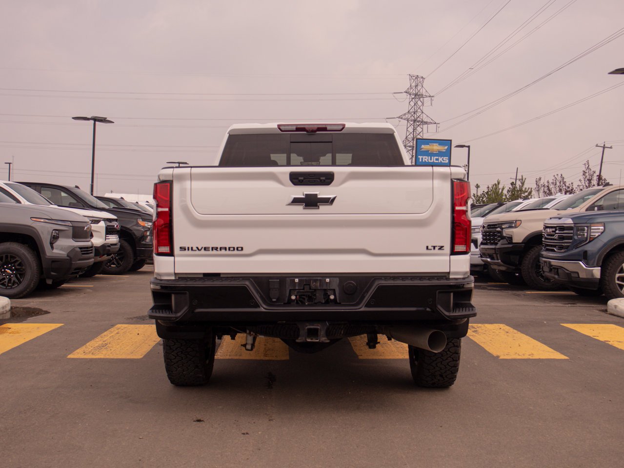 2025 Chevrolet Silverado 2500HD 4WD Crew Cab 159 LTZ White Sherwood Park - photo #9