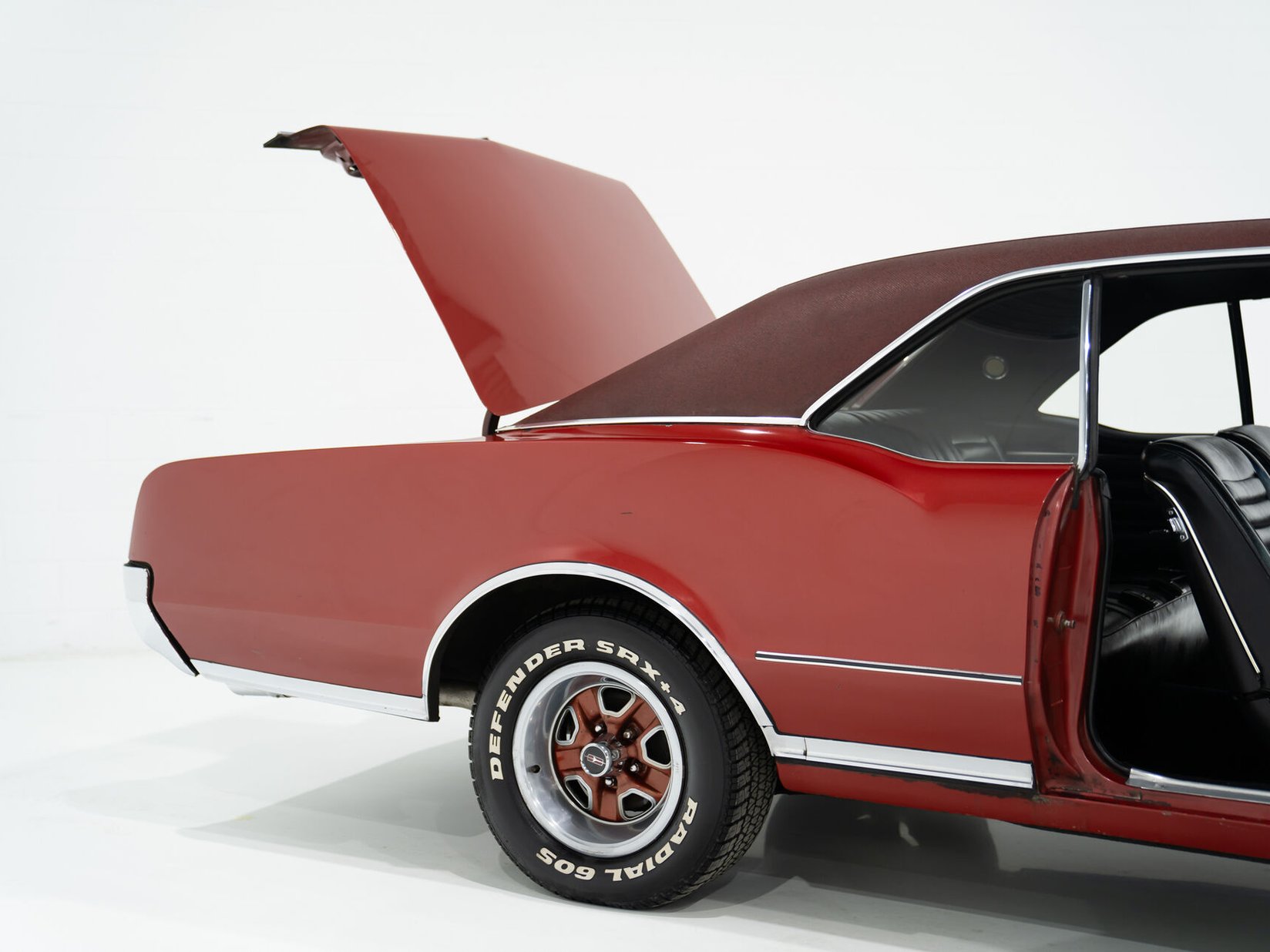 Oldsmobile Cutlass 442 *PRIX EN USD* Numéros entièrement Matching Non restaurée Repeinte une seule fois 1967 Rouge Montréal - photo #47