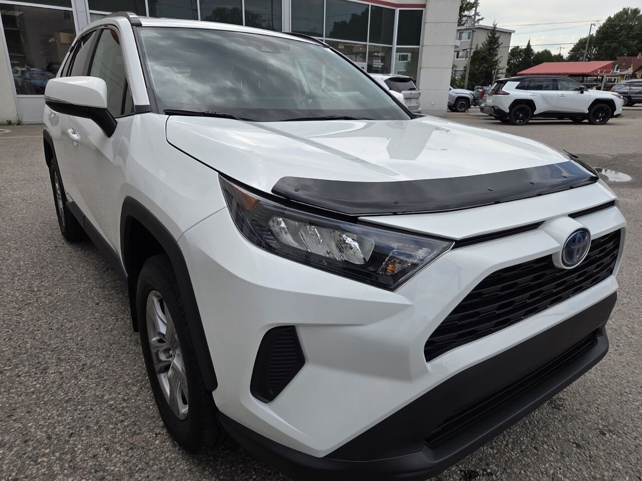 2022 Toyota RAV4 White Mont-Laurier - photo #2