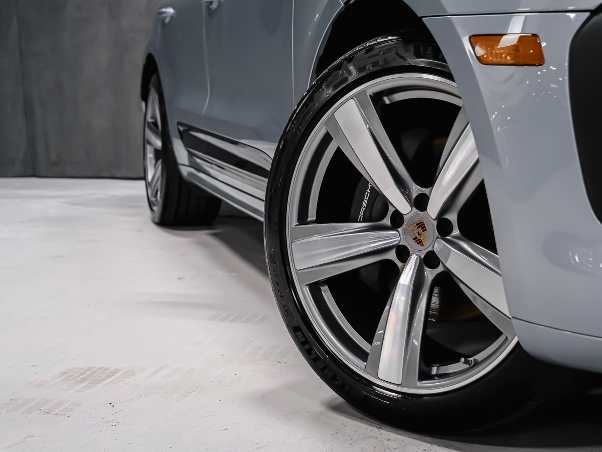 Porsche Macan T 2025 Noir Montréal - photo #9