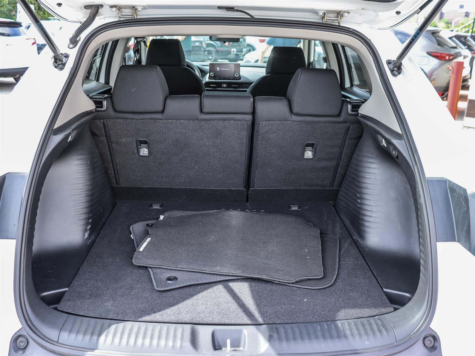 Honda HR-V LX 2025 White Ottawa & Gatineau - photo #15