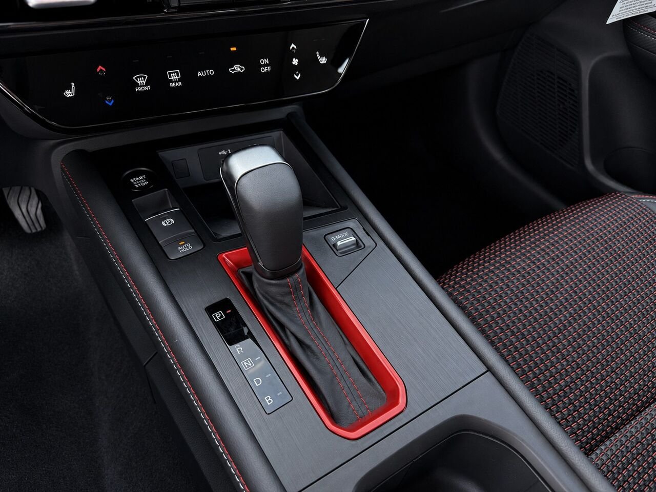 NISSAN Kicks KICKS SR PRIVILEGE 2026 Blanc d'Aspen triple couche/Noir intense Châteauguay - photo #18