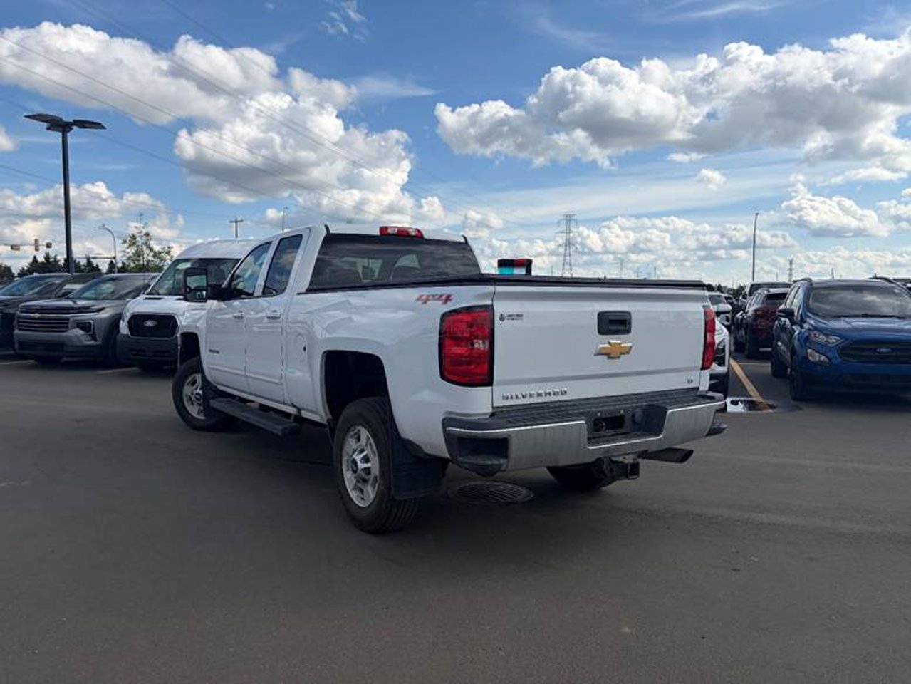 2017 Chevrolet Silverado 2500HD 4WD Double Cab 143.5 LT White Sherwood Park - photo #3