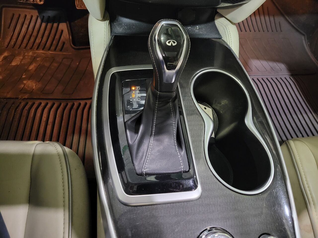 2018 INFINITI QX60  - photo #19