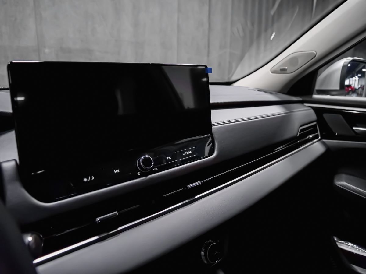 2026 Mitsubishi Outlander Plug-In Hybrid ES Graphite Grey Metallic Montreal - photo #10
