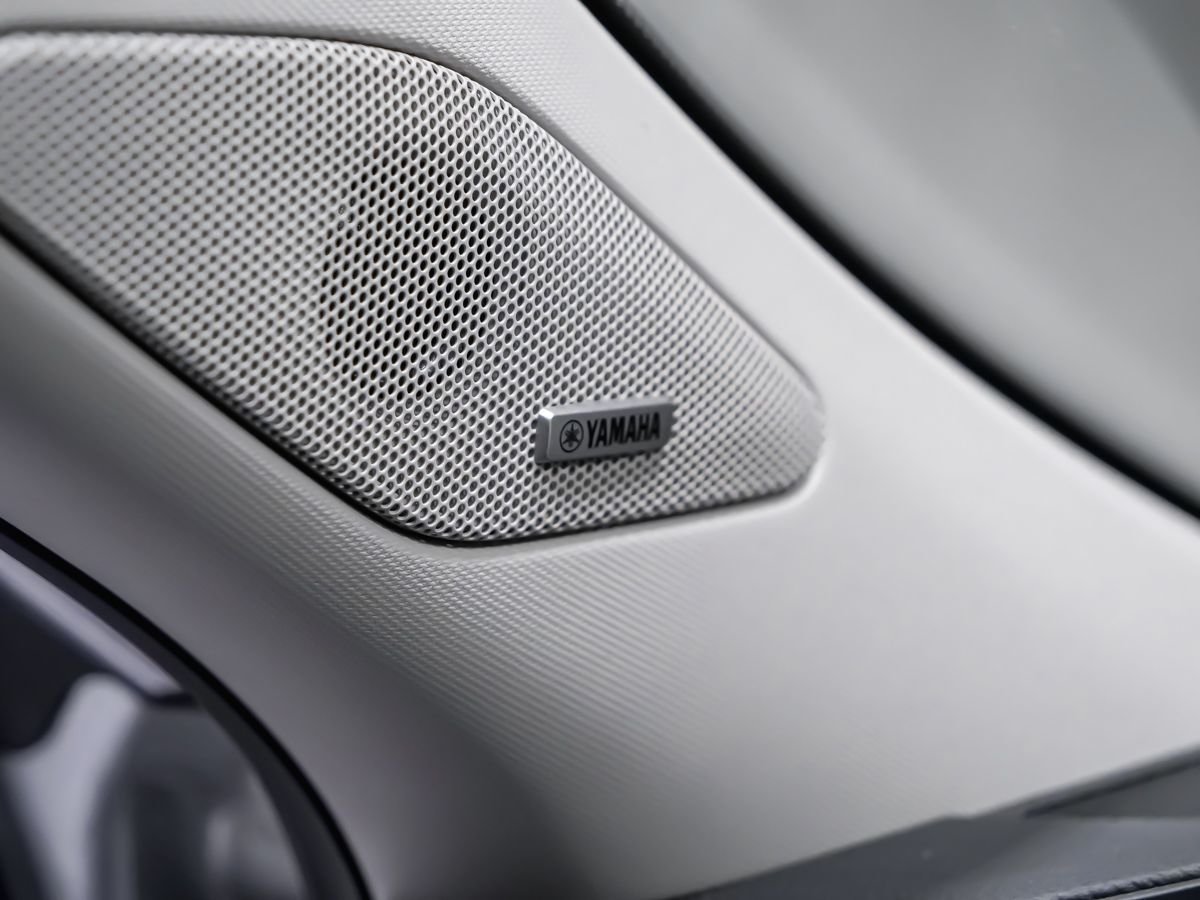 2026 Mitsubishi Outlander Plug-In Hybrid ES Graphite Grey Metallic Montreal - photo #9