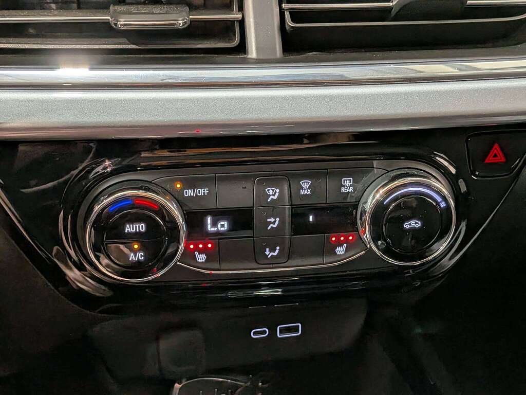 2025 Chevrolet Trax FWD 4dr LT Grey Val-David - photo #24