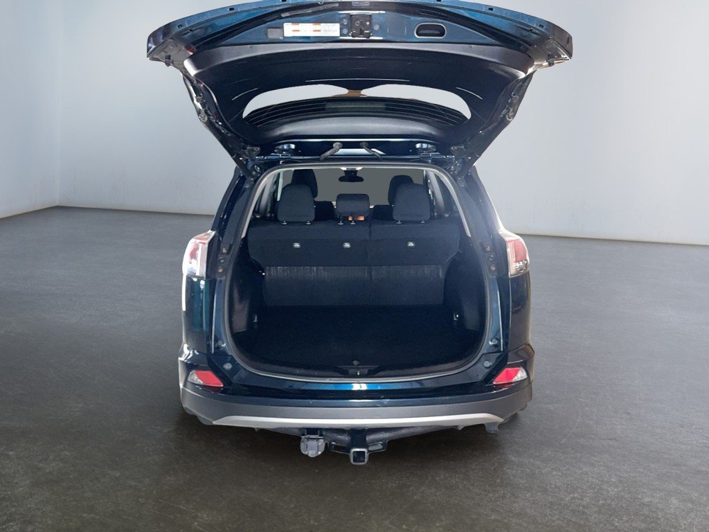 2018 Toyota RAV4 Black Amos - photo #24