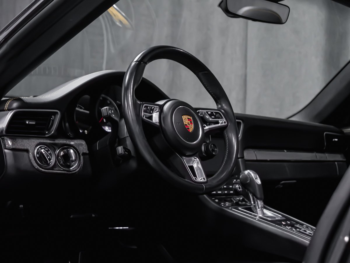 2017 Porsche 911 TURBO S Black Montreal - photo #38
