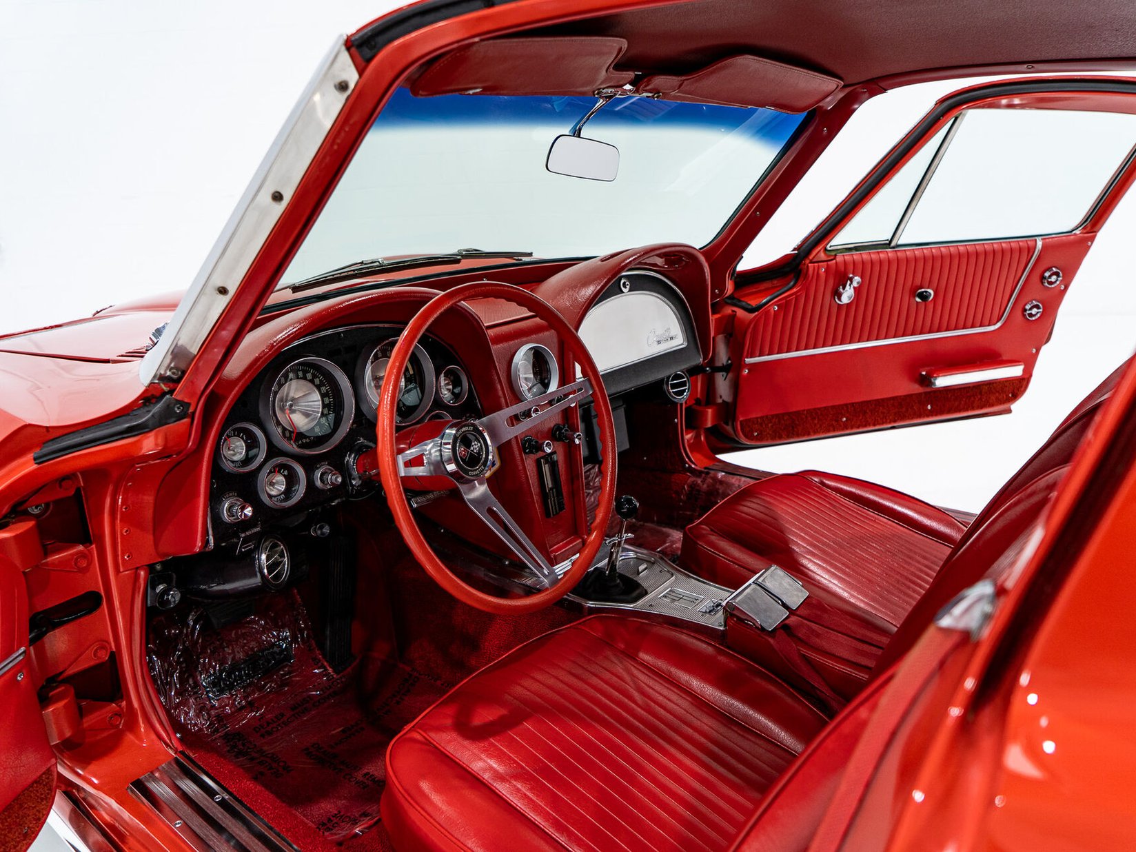 Chevrolet Corvette Split window matching# 327 Factory A/C | PRICE IN USD 1963 Rouge Montréal - photo #10