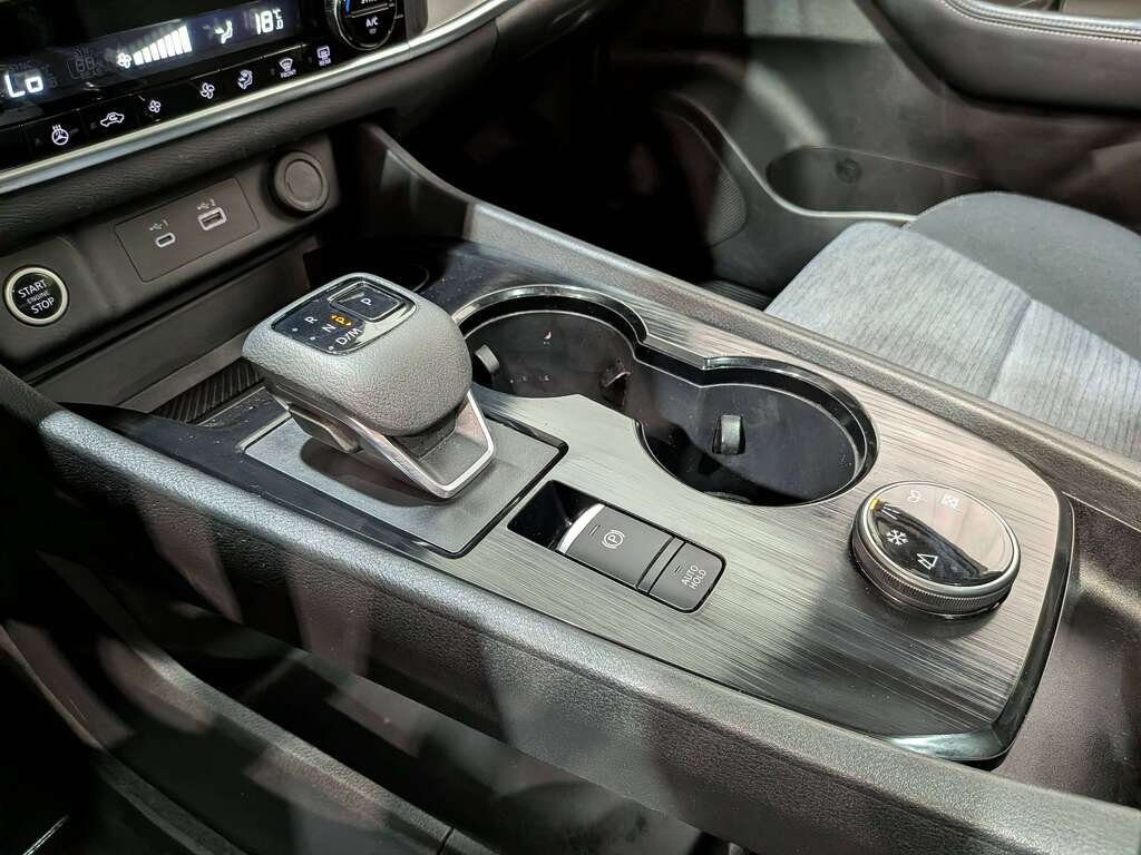 Nissan Rogue AWD SV Moonroof 2023 Noir Val-David - photo #29