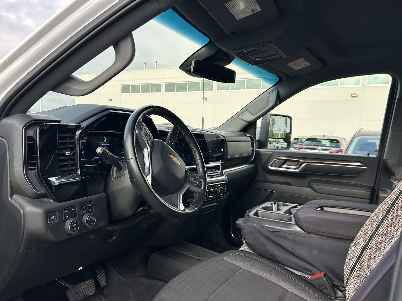 2024 Chevrolet Silverado 2500HD 4WD Crew Cab 159 LT White Sherwood Park - photo #6