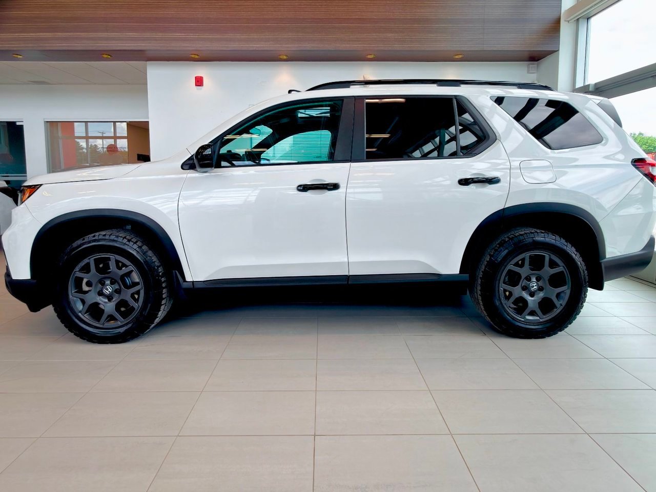 Honda Pilot 2023 Blanc Notre-Dame-des-Prairies - photo #8