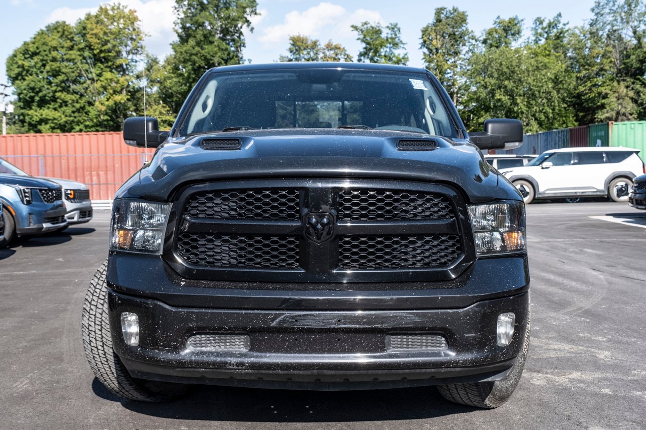 Ram 1500 Classic 2019 Noir Gatineau - photo #1