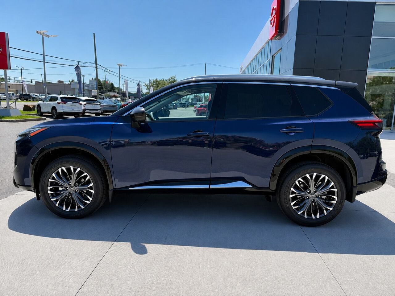 NISSAN Rogue ROGUE PLATINE 2026 Bleu océanique profond deux tons Châteauguay - photo #1