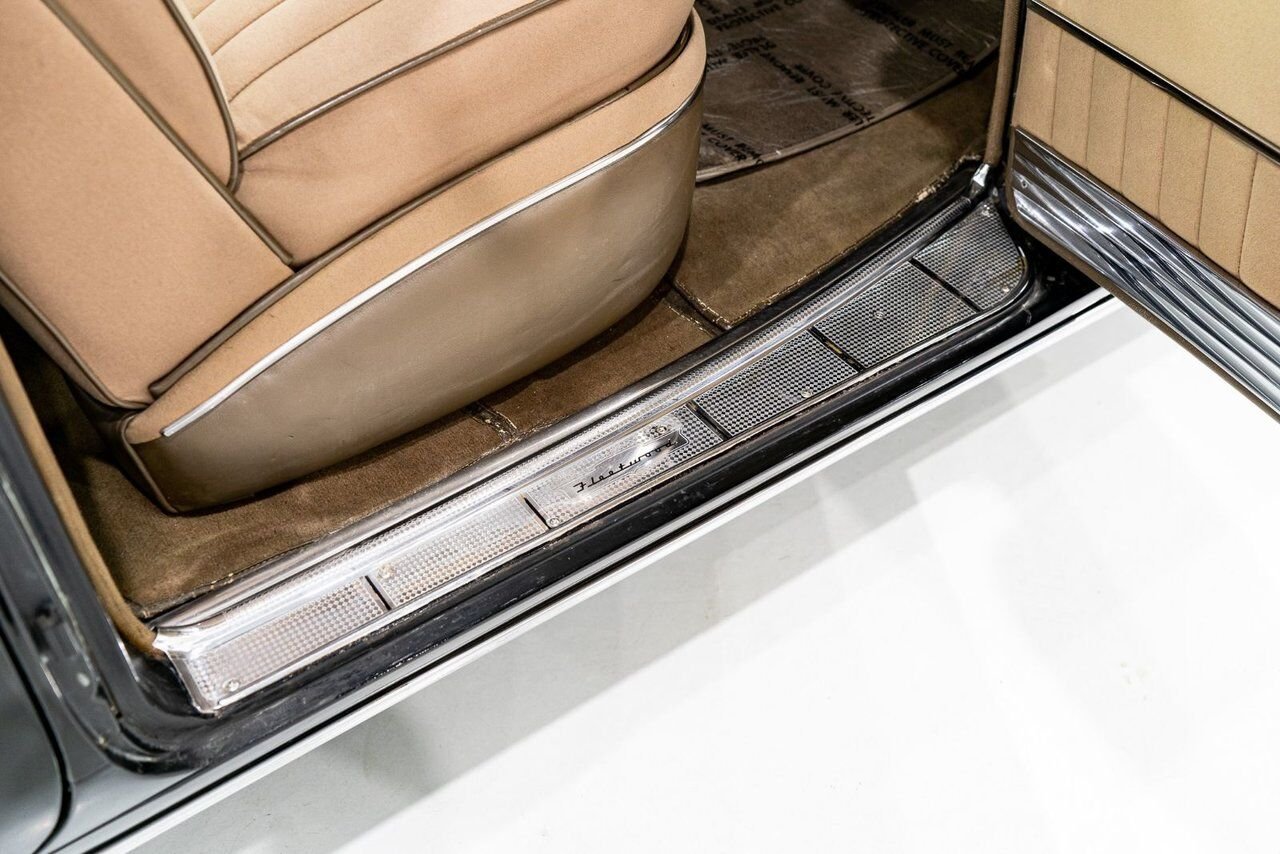 Cadillac Fleetwood Unrestored factory black paint **PRICE IN USD** 1951 Noir Montréal - photo #75