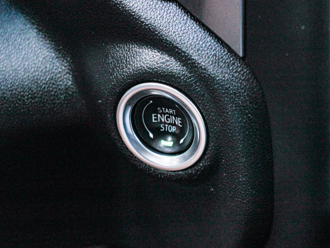 2025 Chevrolet Silverado 1500 4WD Crew Cab 157 Custom White Sherwood Park - photo #20
