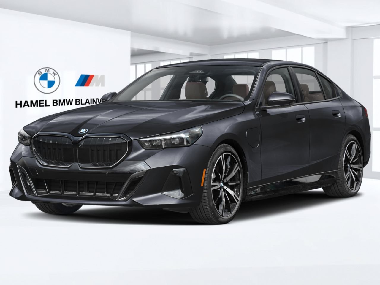 BMW Série 5 550e xDrive 2027 Noir saphir métallisé Blainville - photo #0