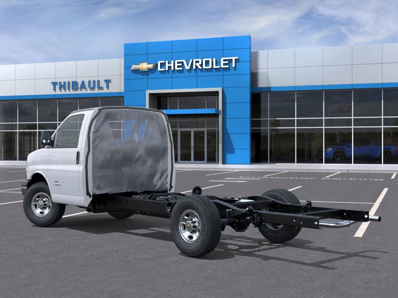 2026 CHEVROLET Express Commercial Cutaway 2026 SUMMIT WHITE