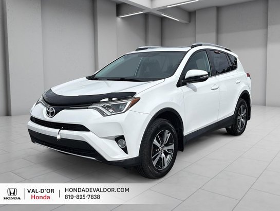 Toyota RAV4 AWD 4 portes XLE 2016 2016 Blanc