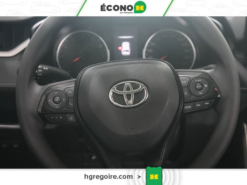 2019 Toyota Rav 4 White Blainville - photo #11
