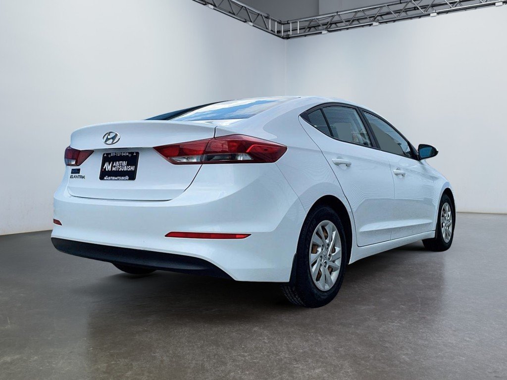 2017 Hyundai ELANTRA White Amos - photo #6
