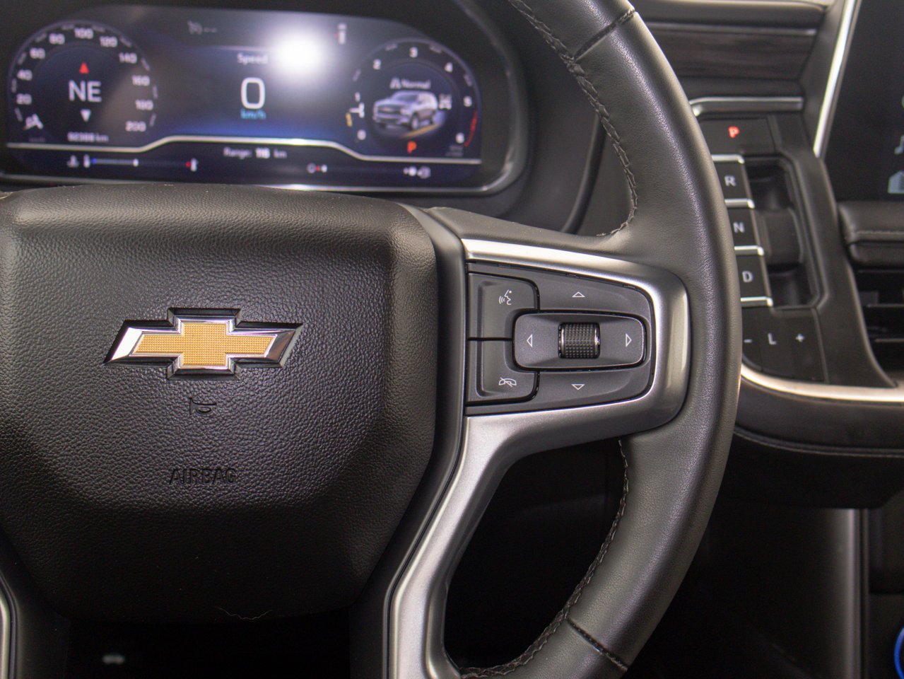 2023 Chevrolet Suburban 4WD 4dr LT Black Sherwood Park - photo #26