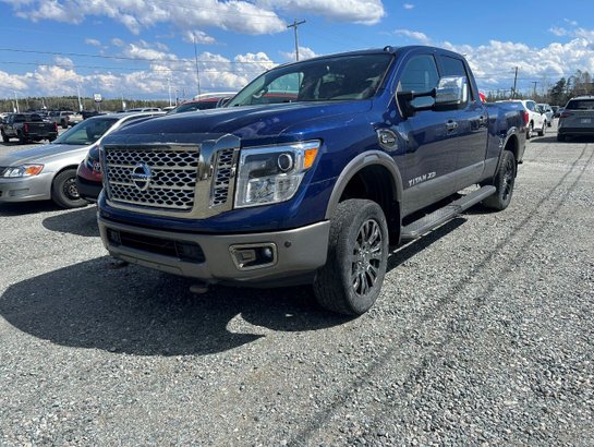 Nissan Titan XD Platine Réserve diesel cabine double 4x4 2018 2018 Bleu