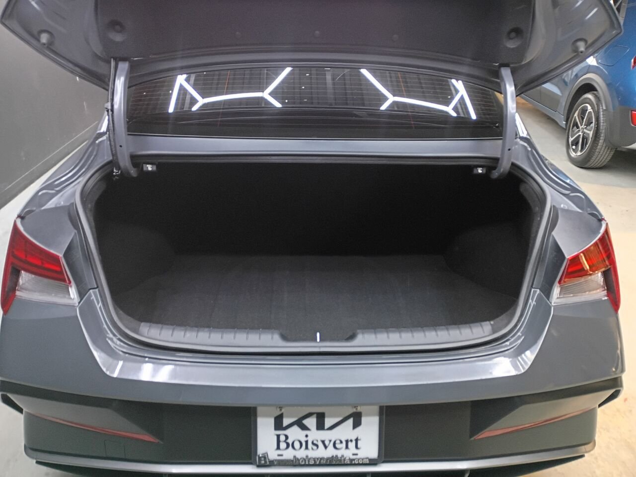 2025 Hyundai Elantra Hybrid Grey Blainville - photo #9